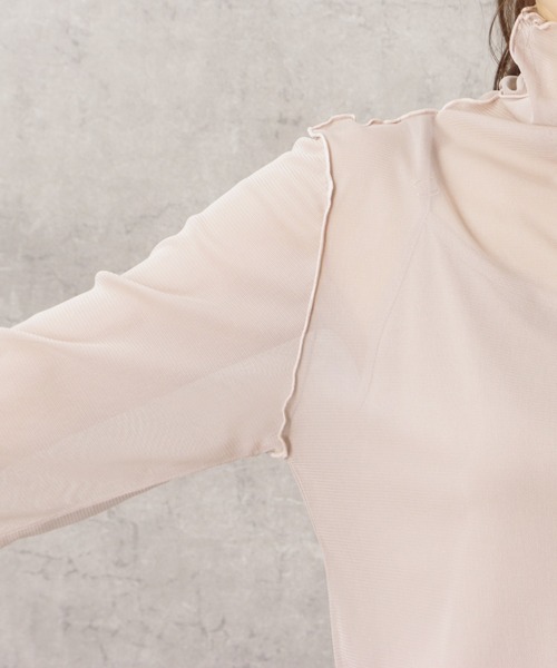 NAVY(ネイビー)の「シアーメロウトップス+キャミソール セット アンサンブル(シャツ/ブラウス・レディース・ベージュ/ブラック/ホワイト・フリー)」の11枚目の写真