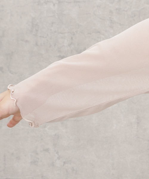 NAVY(ネイビー)の「シアーメロウトップス+キャミソール セット アンサンブル(シャツ/ブラウス・レディース・ベージュ/ブラック/ホワイト・フリー)」の6枚目の写真