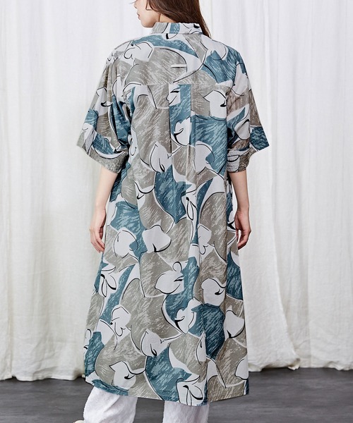 CALINER(カリネ)の「インドコットン線画プリント開襟シャツワンピース(シャツワンピース・レディース・グリーン/ブルー/レッド・M)」の5枚目の写真