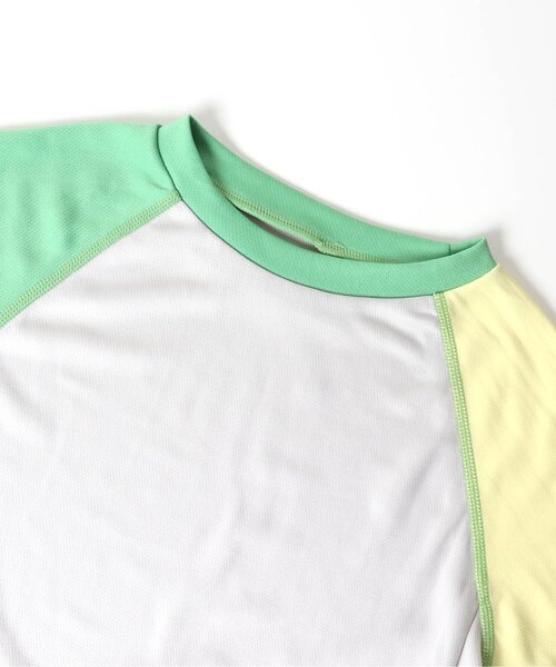 BREEZE（ブリーズ）の「【UVカット水着】長袖かぶりラッシュガード（ラッシュガード・キッズ・ネイビー/レインボー/グレー・110/120/130/90/100/80/140）」の15枚目の写真