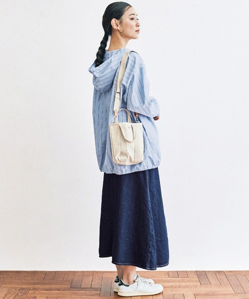 and myera(アンド マイラ)の「and myera 布はくで作ったパーカー(パーカー・レディース・ブルー・LARGE/MEDIUM/X-LARGE/SMALL)」の2枚目の写真