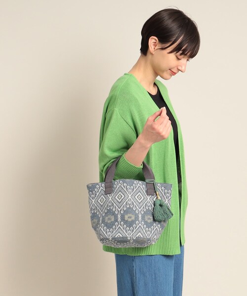 HEMING’S(ヘミングス)の「◆HEMING'S エスニック柄バッグ【ギフトにも】(トートバッグ・レディース・チャコール/ホワイト系その他5・00)」の2枚目の写真
