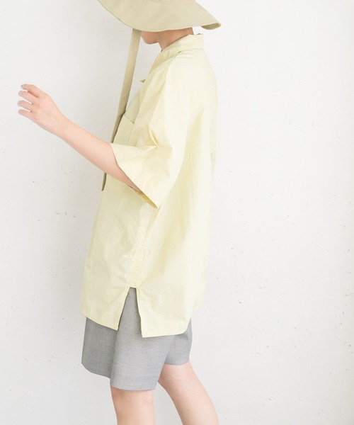 KBF（ケイビーエフ）の「ショルダータックナイロンシャツ（シャツ/ブラウス・レディース・イエロー/ブルー系その他/ブラウン系その他・ONE）」の5枚目の写真