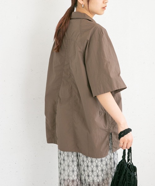 KBF（ケイビーエフ）の「ショルダータックナイロンシャツ（シャツ/ブラウス・レディース・イエロー/ブルー系その他/ブラウン系その他・ONE）」の12枚目の写真