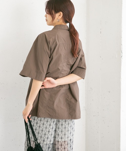 KBF（ケイビーエフ）の「ショルダータックナイロンシャツ（シャツ/ブラウス・レディース・イエロー/ブルー系その他/ブラウン系その他・ONE）」の14枚目の写真