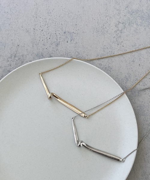 cheriella(シェリエラ)の「【cheriella】ひねりバーネックレス(ネックレス・レディース・シルバー/ゴールド・FREE)」の12枚目の写真