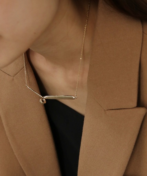 cheriella(シェリエラ)の「【cheriella】ひねりバーネックレス(ネックレス・レディース・シルバー/ゴールド・FREE)」の16枚目の写真