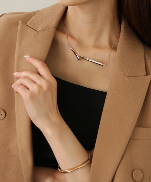 cheriella(シェリエラ)の「【cheriella】ひねりバーネックレス(ネックレス・レディース・シルバー/ゴールド・FREE)」の17枚目の写真