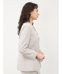 Mila Owen（ミラオーウェン）の「SET UPシワレスノーカラージャケット