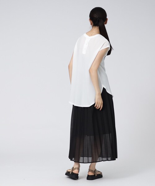 GALLEST（ギャレスト）の「【洗える】ジョーゼットロゴトップス（Tシャツ/カットソー・レディース・チャコールグレー/ホワイト系・38）」の7枚目の写真