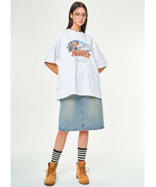 tシャツ A'GEM/9 × .kom「MAIN BOOTH/メインブース」Cinema T-Shirt/シネマ半袖カットソー レディース メンズ A'gem 9（エージェムナイン）の「A'GEM/9 × .kom『MAIN BOOTH