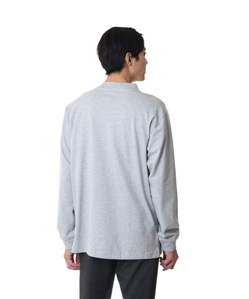 NEW BALANCE(ニューバランス)の「Athletics Varsity モックネック ロングスリーブTシャツ(Tシャツ/カットソー・メンズ・グリーン/ライトグレー・MEDIUM/LARGE/XX-LARGE/X-LARGE/SMALL)」の4枚目の写真