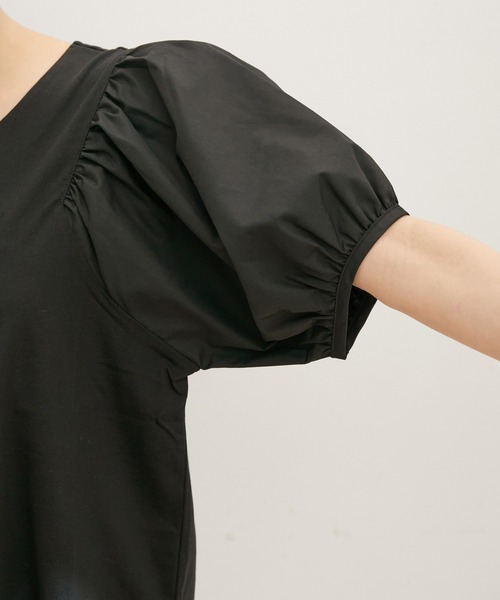 VIS(ビス)の「【接触冷感・洗える】【前後2WAY】異素材ボリュームスリーブカットソー(Tシャツ/カットソー・レディース・ブラック/ホワイト/グリーン/レッド系その他2・FREE)」の20枚目の写真