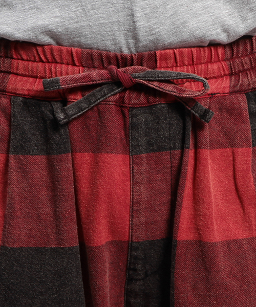 B:MING by BEAMS（ビーミングバイビームス）の「ビーミング by ビームス / ケミカルブロックチェックイージーパンツ（その他パンツ・メンズ・チャコールグレー/ネイビー/レッド・LARGE/MEDIUM）」の9枚目の写真