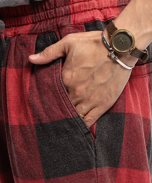 B:MING by BEAMS（ビーミングバイビームス）の「ビーミング by ビームス / ケミカルブロックチェックイージーパンツ（その他パンツ・メンズ・チャコールグレー/ネイビー/レッド・LARGE/MEDIUM）」の10枚目の写真