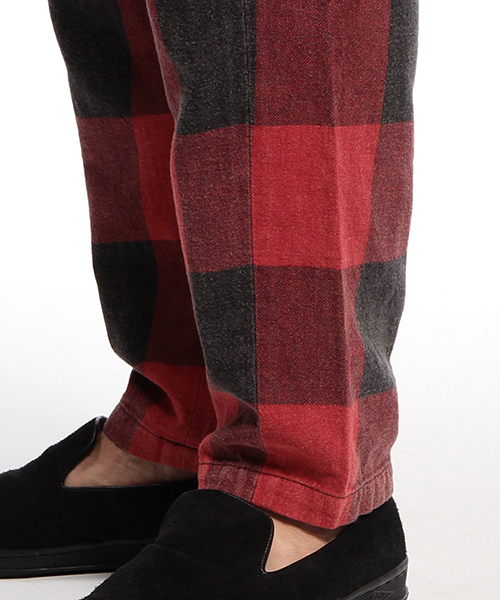 B:MING by BEAMS（ビーミングバイビームス）の「ビーミング by ビームス / ケミカルブロックチェックイージーパンツ（その他パンツ・メンズ・チャコールグレー/ネイビー/レッド・LARGE/MEDIUM）」の12枚目の写真