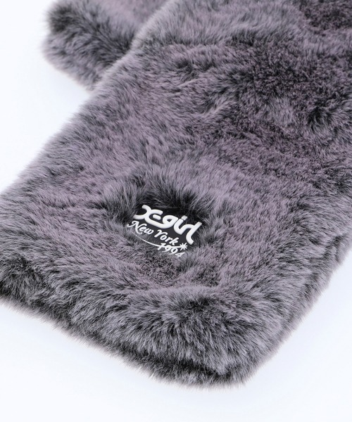 X-girl(エックスガール)の「FAUX FUR SCARF(マフラー・レディース・ブラック/パープル/ホワイト・ONE SIZE)」の4枚目の写真