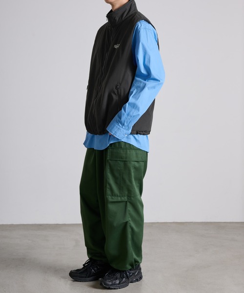 Anchor Smith(アンカー スミス)の「ビッグシルエットスタンドネック中綿ベスト(ベスト・メンズ・ネイビー/ブラック/グレー・M/L)」の8枚目の写真