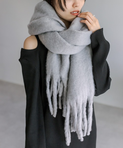 mystic（ミスティック）の「【5色展開】起毛ストール（マフラー・レディース・グリーン/レッド/グレー/アイボリー/ブラック・ONE SIZE）」の7枚目の写真