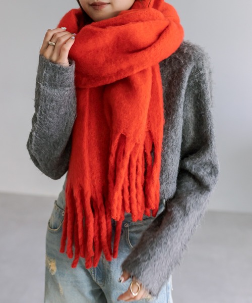 mystic（ミスティック）の「【5色展開】起毛ストール（マフラー・レディース・グリーン/レッド/グレー/アイボリー/ブラック・ONE SIZE）」の10枚目の写真