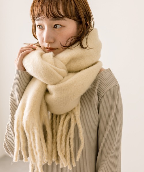 mystic（ミスティック）の「【5色展開】起毛ストール（マフラー・レディース・グリーン/レッド/グレー/アイボリー/ブラック・ONE SIZE）」の14枚目の写真