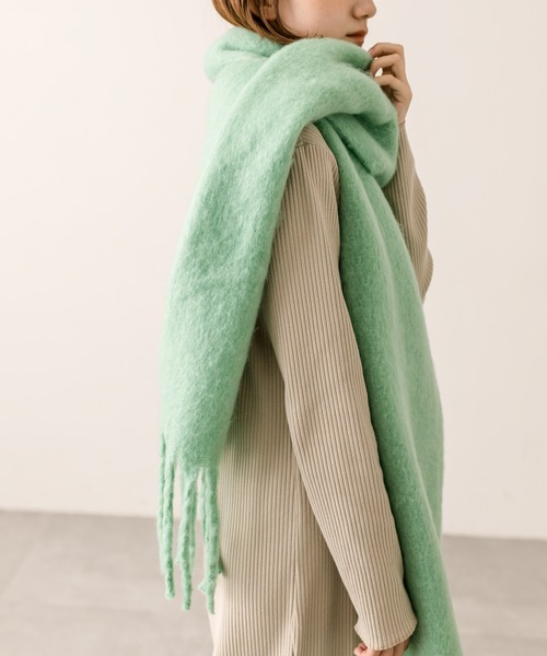 mystic（ミスティック）の「【5色展開】起毛ストール（マフラー・レディース・グリーン/レッド/グレー/アイボリー/ブラック・ONE SIZE）」の18枚目の写真