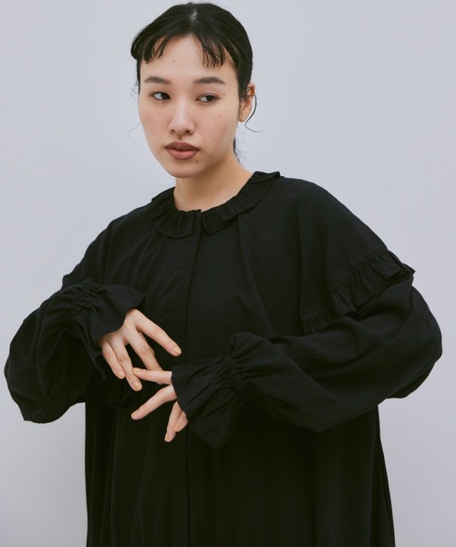 Libra Cue(リブラ キュー)の「ケープフリルワンピース(ワンピース・レディース・ブラック/レッド・FREE)」の6枚目の写真