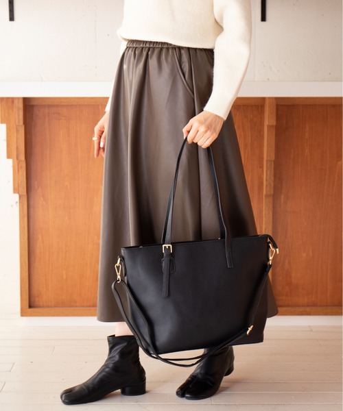 MAISON BREEZE(メゾンブリーズ)の「【MAISON BREEZE】A4収納/2WAYショルダートートバッグ KNF049(トートバッグ・レディース・ブラック/ホワイト・FREE)」の11枚目の写真