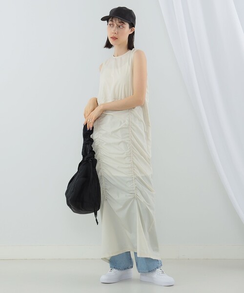 Ray BEAMS(レイビームス)の「Champion × Ray BEAMS / 別注 ギャザー ノースリーブ ワンピース(ワンピース・レディース・ブラック/ベージュ・SMALL/MEDIUM)」の13枚目の写真