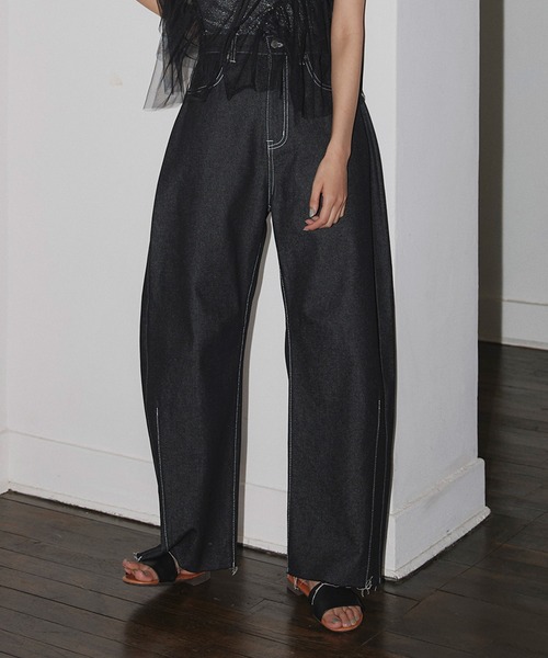 hellam（へラム）の「カーブデニムパンツ（デニムパンツ・レディース・ブラック/ホワイト/インディゴブルー/ブルー/ライトブルー・SMALL/MEDIUM）」の3枚目の写真