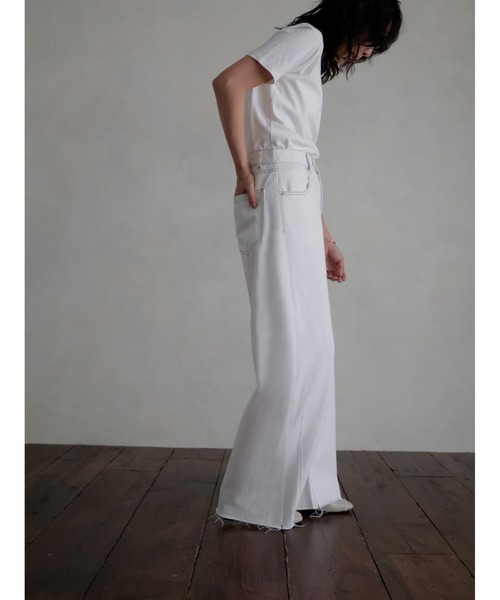 hellam（へラム）の「カーブデニムパンツ（デニムパンツ・レディース・ブラック/ホワイト/インディゴブルー/ブルー/ライトブルー・SMALL/MEDIUM）」の15枚目の写真