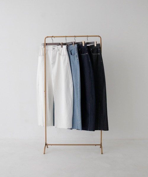 hellam（へラム）の「カーブデニムパンツ（デニムパンツ・レディース・ブラック/ホワイト/インディゴブルー/ブルー/ライトブルー・SMALL/MEDIUM）」の21枚目の写真