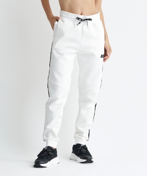 ROXY(ロキシー)の「MY WAY PANTS/ロキシー速乾UVカット付きサイドロゴテープラインデザインテーパードスウェットパンツ(スウェットパンツ・レディース・ブラック/グレー/ホワイト・LARGE/MEDIUM/SMALL)」の1枚目の写真