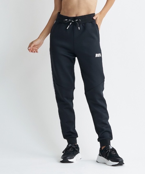 ROXY(ロキシー)の「MY WAY PANTS/ロキシー速乾UVカット付きサイドロゴテープラインデザインテーパードスウェットパンツ(スウェットパンツ・レディース・ブラック/グレー/ホワイト・LARGE/MEDIUM/SMALL)」の2枚目の写真