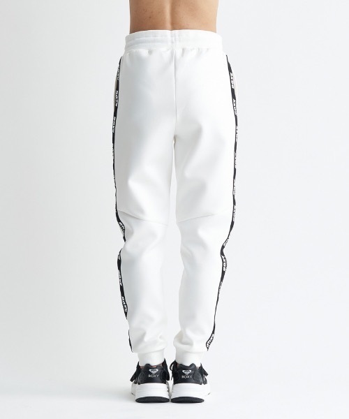 ROXY(ロキシー)の「MY WAY PANTS/ロキシー速乾UVカット付きサイドロゴテープラインデザインテーパードスウェットパンツ(スウェットパンツ・レディース・ブラック/グレー/ホワイト・LARGE/MEDIUM/SMALL)」の11枚目の写真