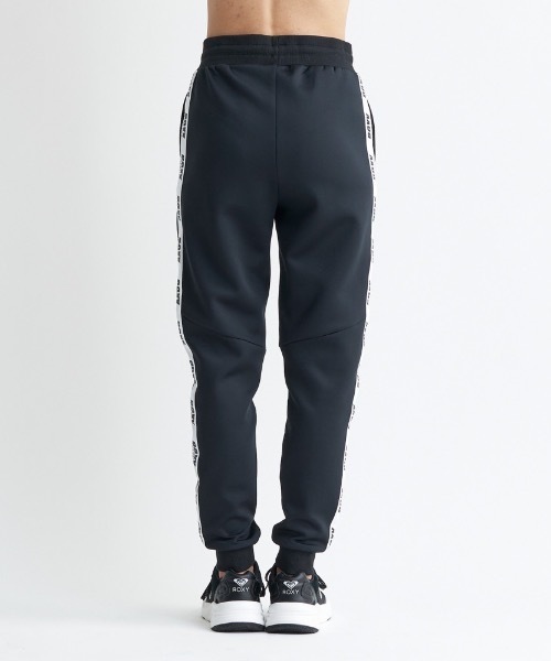 ROXY(ロキシー)の「MY WAY PANTS/ロキシー速乾UVカット付きサイドロゴテープラインデザインテーパードスウェットパンツ(スウェットパンツ・レディース・ブラック/グレー/ホワイト・LARGE/MEDIUM/SMALL)」の16枚目の写真