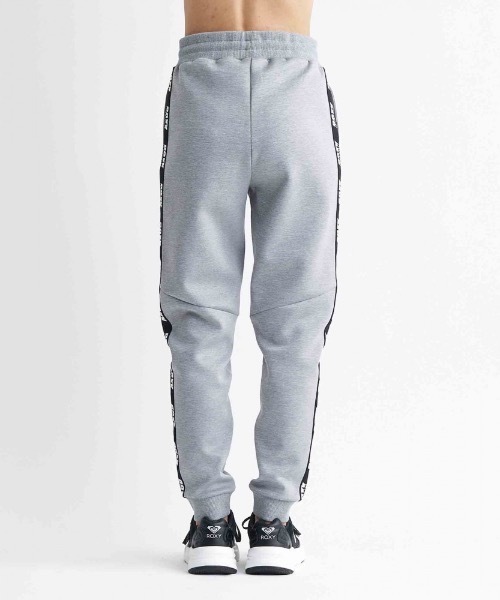 ROXY(ロキシー)の「MY WAY PANTS/ロキシー速乾UVカット付きサイドロゴテープラインデザインテーパードスウェットパンツ(スウェットパンツ・レディース・ブラック/グレー/ホワイト・LARGE/MEDIUM/SMALL)」の12枚目の写真