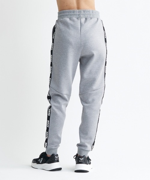 ROXY(ロキシー)の「MY WAY PANTS/ロキシー速乾UVカット付きサイドロゴテープラインデザインテーパードスウェットパンツ(スウェットパンツ・レディース・ブラック/グレー/ホワイト・LARGE/MEDIUM/SMALL)」の13枚目の写真