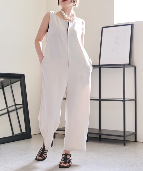 ULEULA（ウルア）の「2WAYオールインワン/ジャンプスーツサロペット（サロペット/オーバーオール・レディース・アイボリー/ブラック/チャコールグレー・FREE）」の5枚目の写真