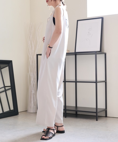 ULEULA（ウルア）の「2WAYオールインワン/ジャンプスーツサロペット（サロペット/オーバーオール・レディース・アイボリー/ブラック/チャコールグレー・FREE）」の9枚目の写真