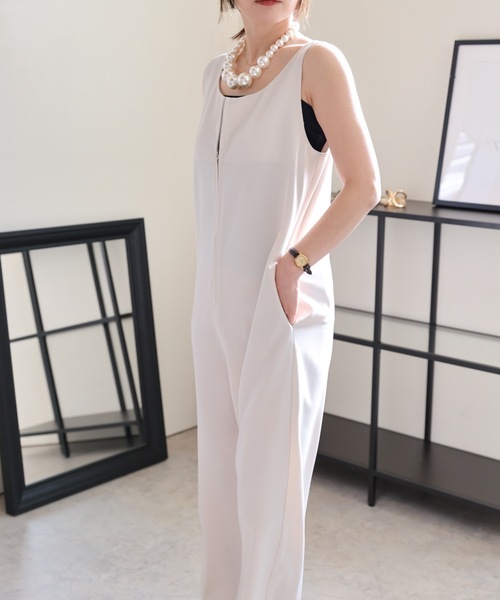 ULEULA（ウルア）の「2WAYオールインワン/ジャンプスーツサロペット（サロペット/オーバーオール・レディース・アイボリー/ブラック/チャコールグレー・FREE）」の12枚目の写真