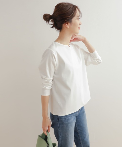 URBAN RESEARCH DOORS（アーバンリサーチドアーズ）の「シルケットコットンスリットネックプルオーバー（Tシャツ/カットソー・レディース・オフホワイト/ブルー/ネイビー・MEDIUM）」の5枚目の写真