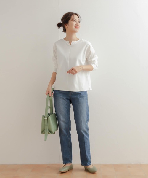 URBAN RESEARCH DOORS（アーバンリサーチドアーズ）の「シルケットコットンスリットネックプルオーバー（Tシャツ/カットソー・レディース・オフホワイト/ブルー/ネイビー・MEDIUM）」の11枚目の写真