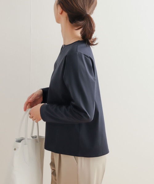 URBAN RESEARCH DOORS（アーバンリサーチドアーズ）の「シルケットコットンスリットネックプルオーバー（Tシャツ/カットソー・レディース・オフホワイト/ブルー/ネイビー・MEDIUM）」の14枚目の写真