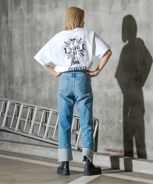 DOGTOWN（ドッグタウン）の「TOKYO S/S T-SHIRTS/ドッグタウン胸ロゴ&バッグプリントスタンダードシルエットTOKYOデザイン半袖カットソー（Tシャツ/カットソー・メンズ・ブラック/ホワイト・MEDIUM/LARGE/X-LARGE）」の13枚目の写真