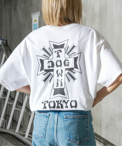 DOGTOWN（ドッグタウン）の「TOKYO S/S T-SHIRTS/ドッグタウン胸ロゴ&バッグプリントスタンダードシルエットTOKYOデザイン半袖カットソー（Tシャツ/カットソー・メンズ・ブラック/ホワイト・MEDIUM/LARGE/X-LARGE）」の18枚目の写真