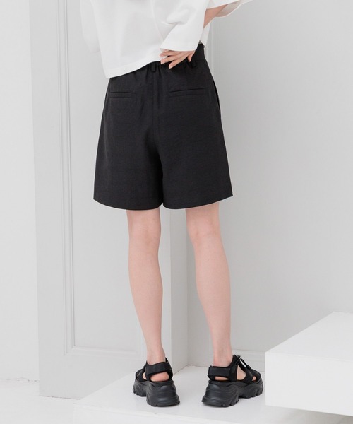 LOWRYS FARM(ローリーズファーム)の「スタイルUPショートパンツ 991948(その他パンツ・レディース・チャコールグレー/ブラック/アイボリー・FREE)」の11枚目の写真