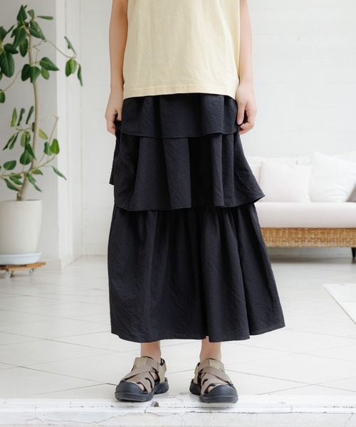LAKOLE(ラコレ)の「ポコポコティアードスカート / 116530(スカート・レディース・ベージュ/ブラック/ブルー・SMALL/MEDIUM)」の2枚目の写真