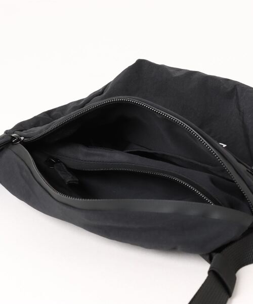 ADAM PATEK(アダムパテック)の「【Km】【it】【ADAM PATEK】nylon mini shoulder bag/ナイロンミニショルダーバッグ(ショルダーバッグ・メンズ・ブラック/カーキ・FREE)」の4枚目の写真