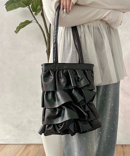 apres jour clair（アプレジュールクレア）の「【apres jour clair×ARIAZ】フリルトートバッグ（トートバッグ・レディース・アイボリー/ブラック/シルバー・FREE）」の15枚目の写真